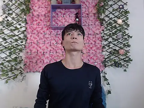 Snapshot of alex_russo__ chatting on 14, 10, 2025 alex russo online show from 14, 10, 2025