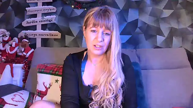 Snapshot of Delichieuse5 chatting on 3, 1, 2025 Delichieuse5 online show from 3, 1, 2025