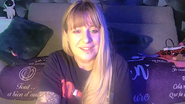 Snapshot of Delichieuse5 chatting on 13, 1, 2025 Delichieuse5 online show from 13, 1, 2025