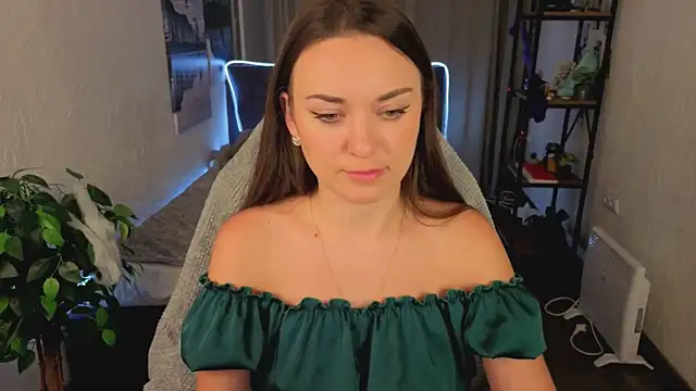 Snapshot of Madison_Golden chatting on 4, 11, 2025 Madison Golden online show from 4, 11, 2025