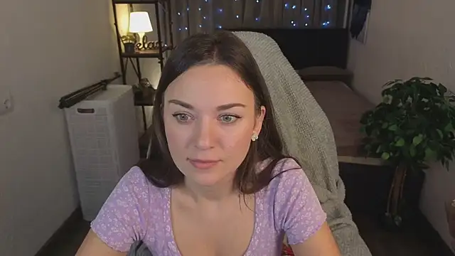 Snapshot of Madison_Golden chatting on 21, 11, 2025 Madison Golden online show from 21, 11, 2025