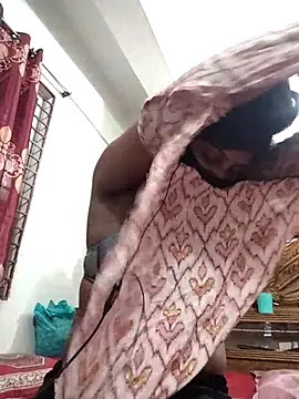 Snapshot of Queen-Any chatting on 20, 10, 2025 Queen-Any online show from 20, 10, 2025