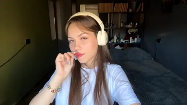 Snapshot of MysticAlisa chatting on 21, 10, 2025 MysticAlisa online show from 21, 10, 2025