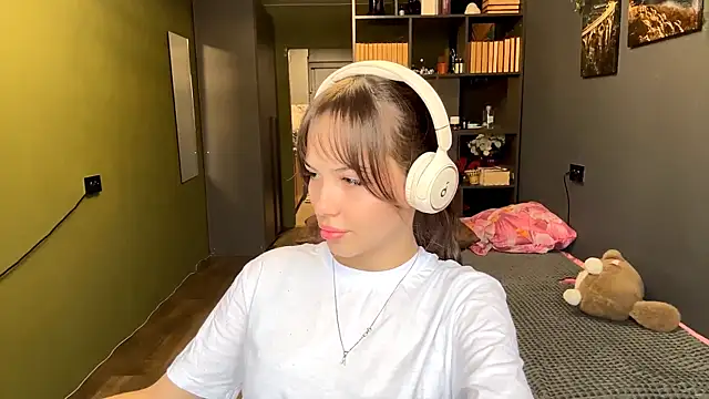 Snapshot of MysticAlisa chatting on 5, 12, 2025 MysticAlisa online show from 5, 12, 2025