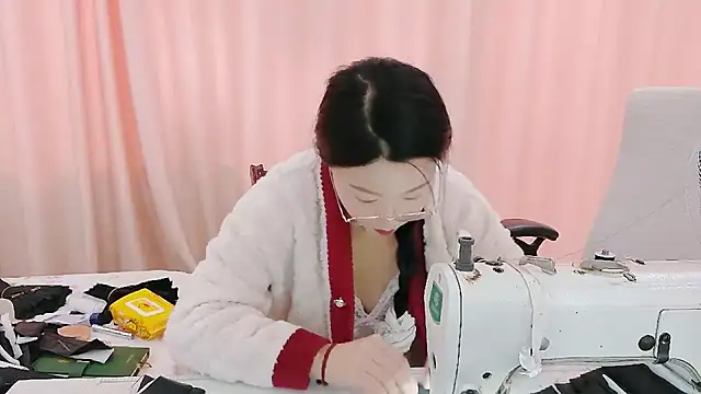 Snapshot of CCOO520 chatting on 27, 10, 2025 CCOO520 online show from 27, 10, 2025