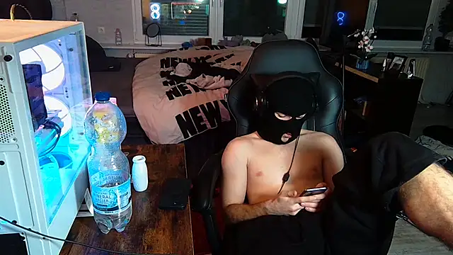 WolkenJunge2006 online show from 2, 11, 2025