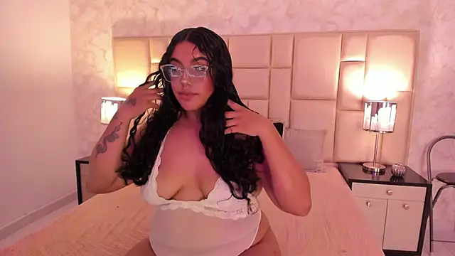 Snapshot of CatalinaCoopper chatting on 13, 10, 2025 CatalinaCoopper online show from 13, 10, 2025