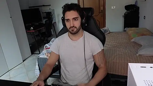 Al3xox02 online show from 15, 2, 2026