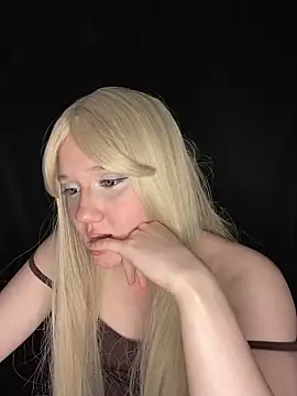 Snapshot of Darling_Bri_ chatting on 23, 10, 2025 Darling Bri online show from 23, 10, 2025