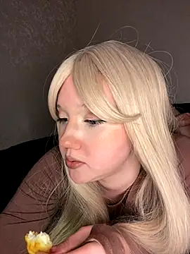 Snapshot of Darling_Bri_ chatting on 1, 11, 2025 Darling Bri online show from 1, 11, 2025