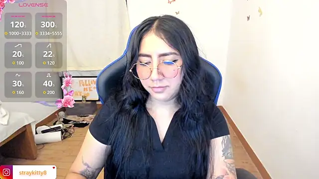 Snapshot of LoveLyy- chatting on 13, 5, 2026 LoveLyy- online show from 13, 5, 2026