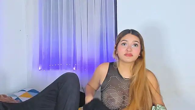 Snapshot of Sexy_Couple_Xx chatting on 23, 10, 2025 Sexy Couple Xx online show from 23, 10, 2025