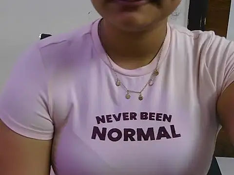 Snapshot of cute_zaraa chatting on 26, 10, 2025 cute zaraa online show from 26, 10, 2025