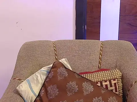 Snapshot of cute_zaraa chatting on 12, 11, 2025 cute zaraa online show from 12, 11, 2025