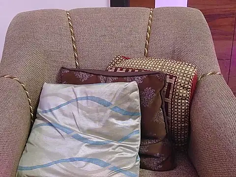 Snapshot of cute_zaraa chatting on 19, 11, 2025 cute zaraa online show from 19, 11, 2025