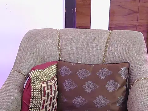 Snapshot of cute_zaraa chatting on 27, 11, 2025 cute zaraa online show from 27, 11, 2025