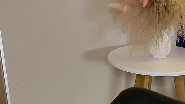 Alexis Lovely online show from 17, 12, 2025