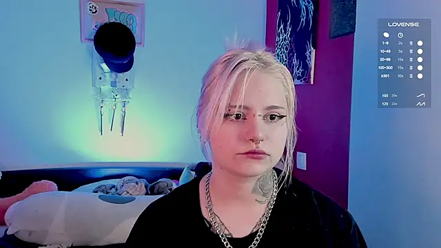 Snapshot of bixxxiz chatting on 17, 10, 2025 bixxxiz online show from 17, 10, 2025