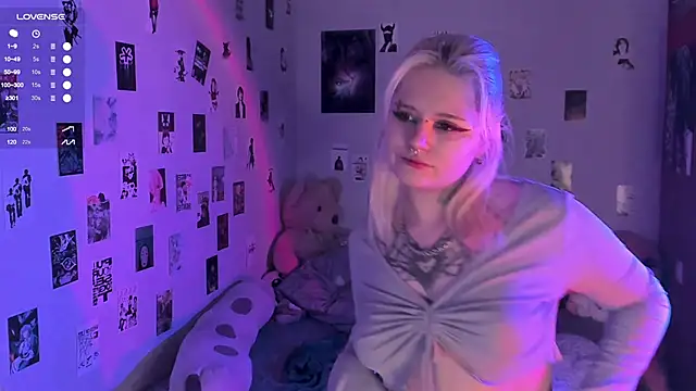 Snapshot of bixxxiz chatting on 2, 11, 2025 bixxxiz online show from 2, 11, 2025