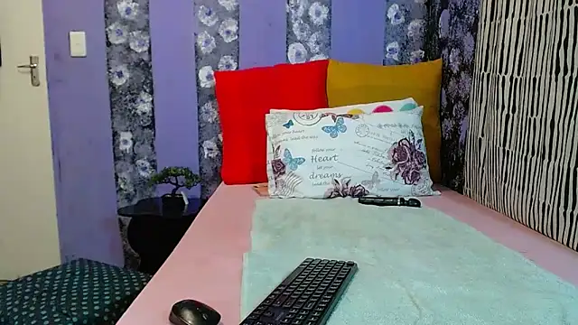 Bigboobsbooty online show from 9, 4, 2026