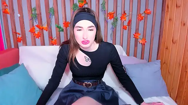 Olivia Grantt online show from 17, 11, 2025