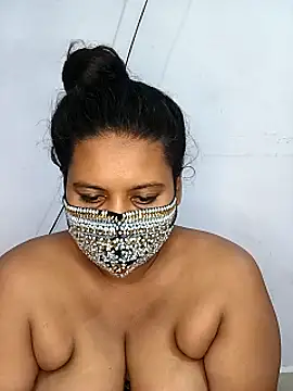 Snapshot of Mallika-collage chatting on 13, 6, 2026 Mallika-collage online show from 13, 6, 2026