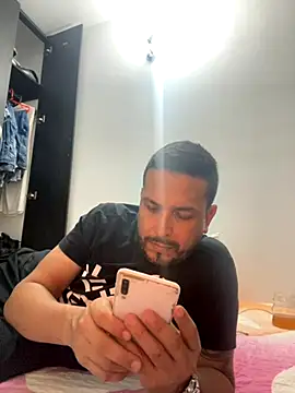 Snapshot of JX7NOVA chatting on 10, 10, 2025 JX7NOVA online show from 10, 10, 2025