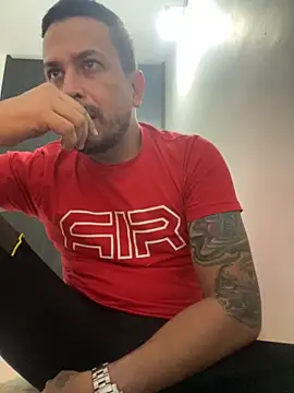 Snapshot of JX7NOVA chatting on 14, 10, 2025 JX7NOVA online show from 14, 10, 2025