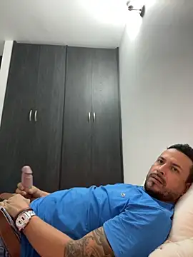 Snapshot of JX7NOVA chatting on 17, 10, 2025 JX7NOVA online show from 17, 10, 2025