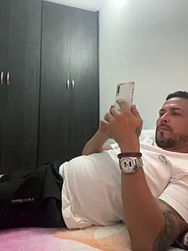 Snapshot of JX7NOVA chatting on 17, 10, 2025 JX7NOVA online show from 17, 10, 2025