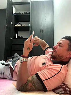 Snapshot of JX7NOVA chatting on 21, 10, 2025 JX7NOVA online show from 21, 10, 2025