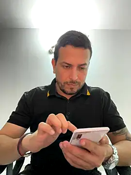 Snapshot of JX7NOVA chatting on 2, 11, 2025 JX7NOVA online show from 2, 11, 2025