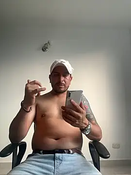 Snapshot of JX7NOVA chatting on 3, 11, 2025 JX7NOVA online show from 3, 11, 2025