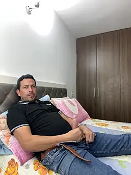 Snapshot of JX7NOVA chatting on 11, 11, 2025 JX7NOVA online show from 11, 11, 2025