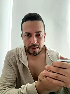 Snapshot of JX7NOVA chatting on 5, 12, 2025 JX7NOVA online show from 5, 12, 2025