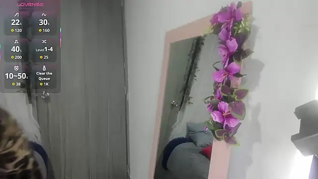 Snapshot of scarlett__m chatting on 26, 11, 2025 scarlett m online show from 26, 11, 2025