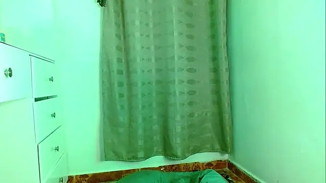 Snapshot of zora_blue777 chatting on 11, 10, 2025 zora blue777 online show from 11, 10, 2025