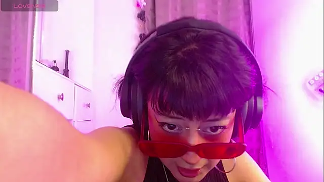 Snapshot of zora_blue777 chatting on 12, 10, 2025 zora blue777 online show from 12, 10, 2025