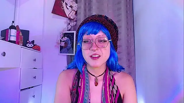 Snapshot of zora_blue777 chatting on 12, 11, 2025 zora blue777 online show from 12, 11, 2025