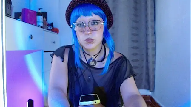 Snapshot of zora_blue777 chatting on 19, 11, 2025 zora blue777 online show from 19, 11, 2025