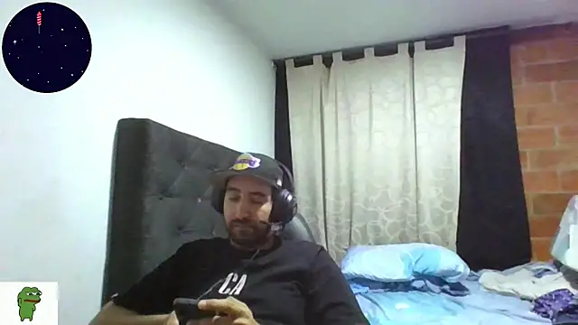 Snapshot of coolfriki chatting on 5, 7, 2026 coolfriki online show from 5, 7, 2026