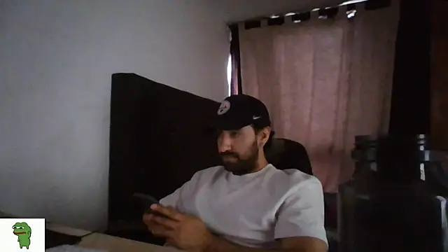 Snapshot of coolfriki chatting on 9, 7, 2026 coolfriki online show from 9, 7, 2026