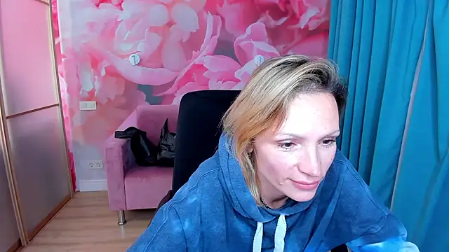 AlinaMoor online show from 26, 11, 2025