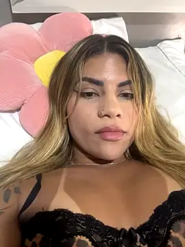 Snapshot of barbaralmeida chatting on 7, 10, 2025 barbaralmeida online show from 7, 10, 2025