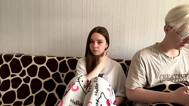 EhtelBiondi online show from 9, 4, 2026