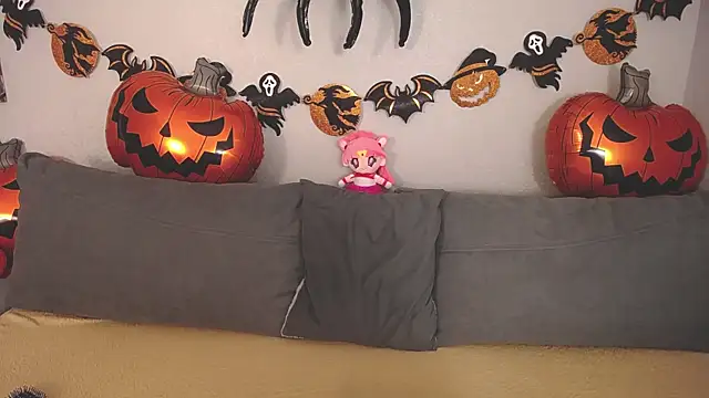 Evarey  online show from 28, 10, 2025