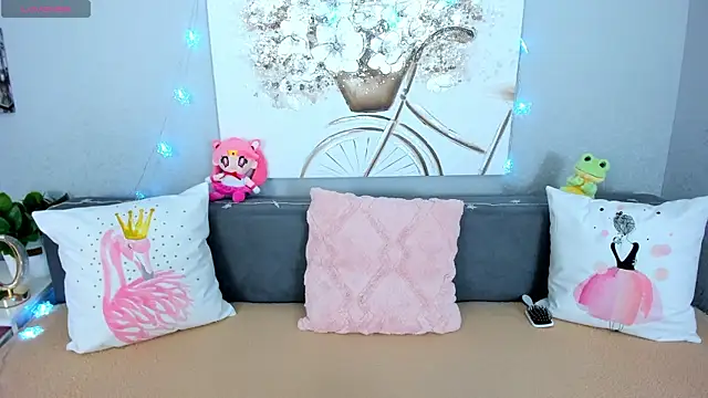 Evarey  online show from 17, 12, 2025