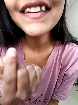 anshika0124 online show from 21, 11, 2025