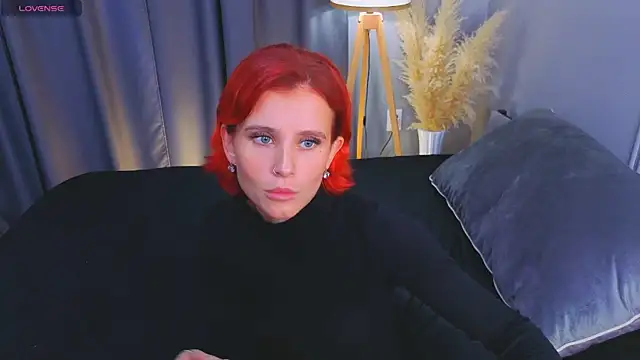 FoxxLina online show from 12, 10, 2025