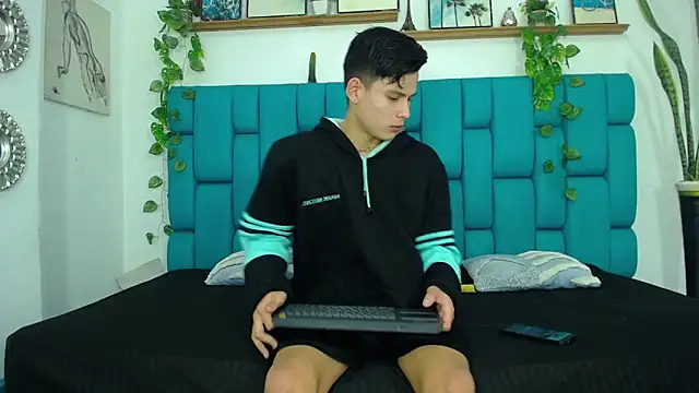 Snapshot of Brian_hot chatting on 1, 11, 2025 Brian hot online show from 1, 11, 2025